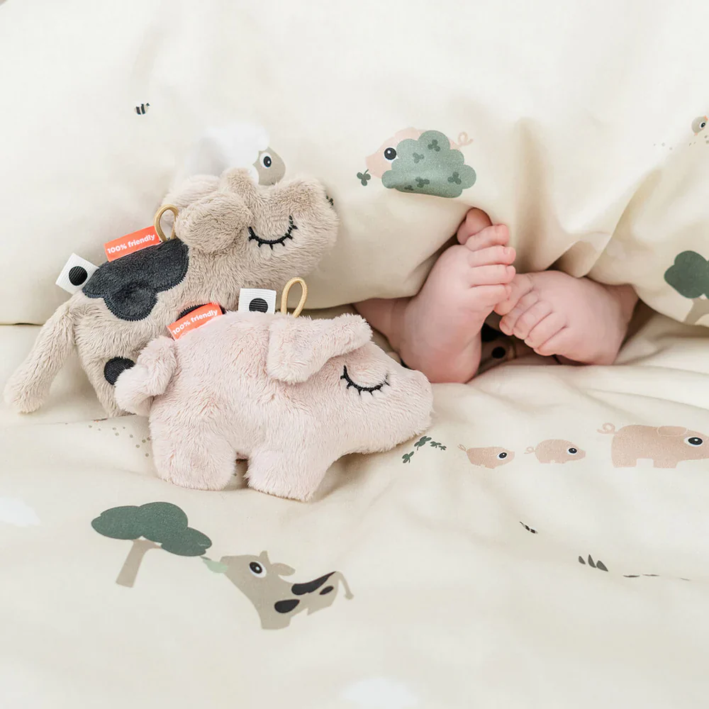 * Done By Deer Tiny Sensorische Rammelaar Pigee Powder - Image 5