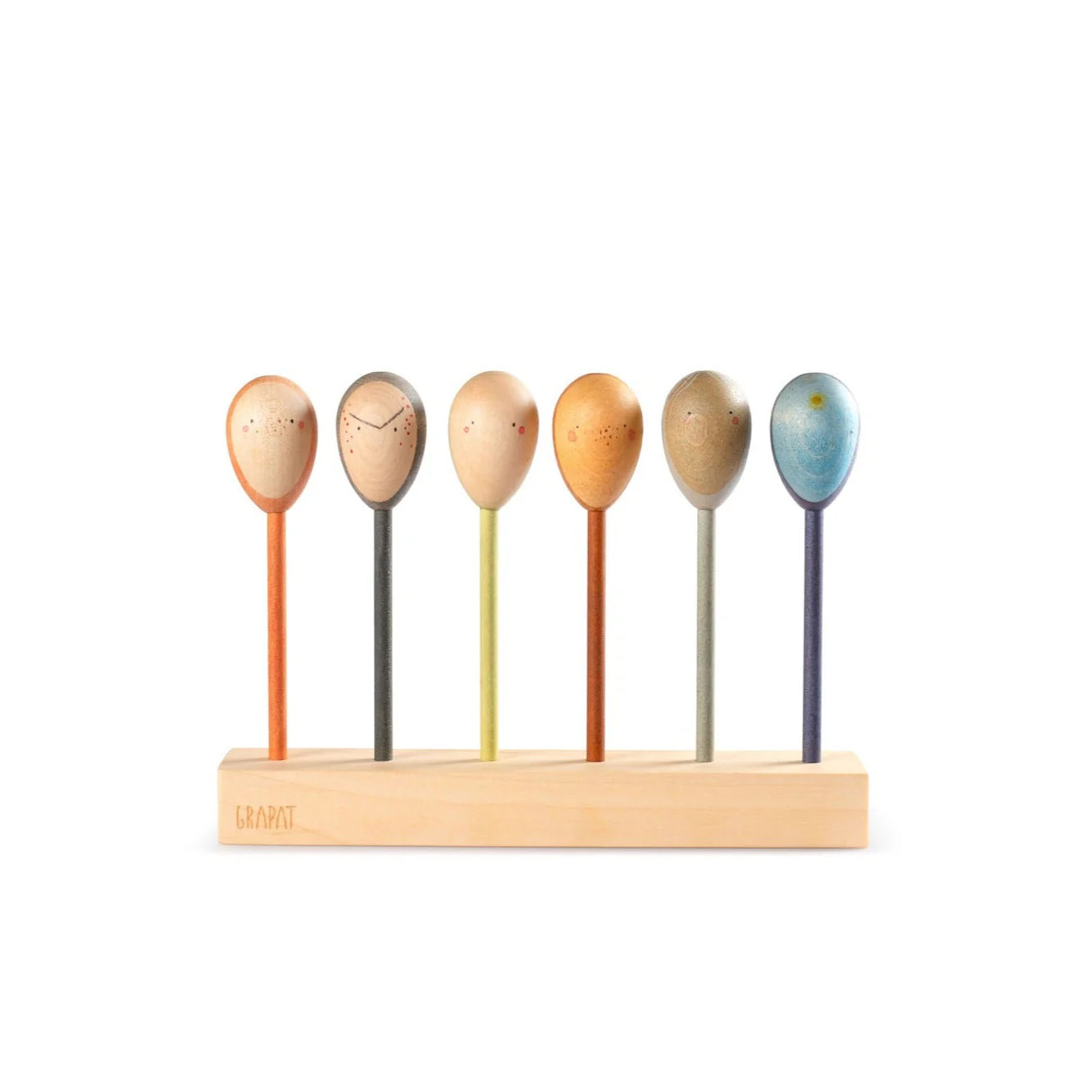 * Grapat houten poppen op stokje | 6 stuks