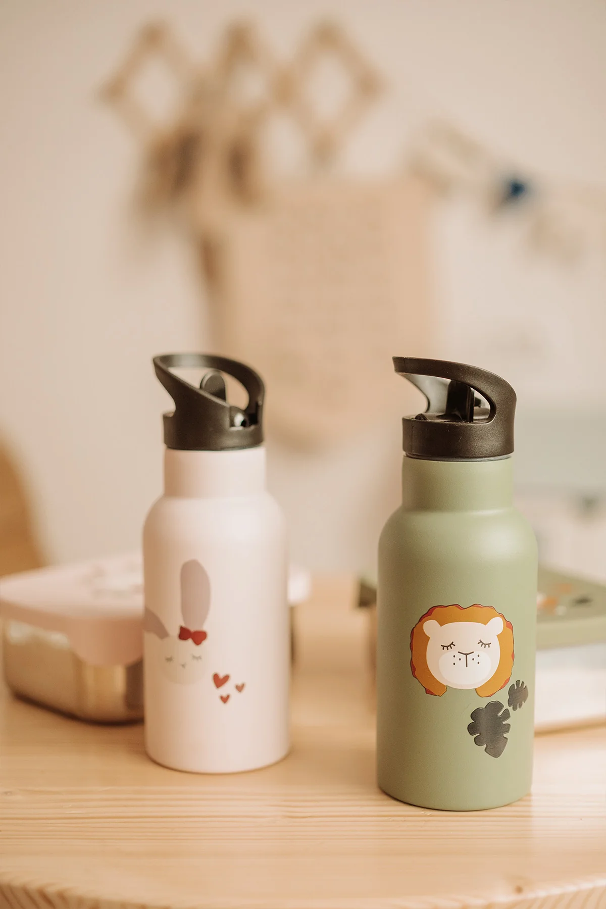 * Kikadu Drinkfles | Lion Olive - Image 4