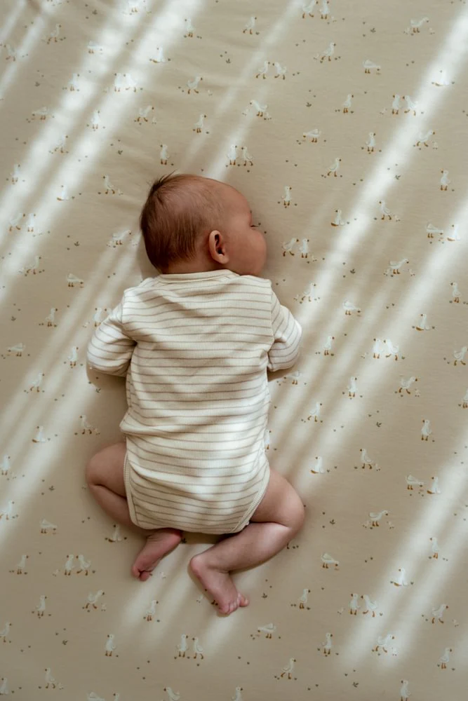 * Little Dutch Ledikantdeken Little Goose 110x140 | Beige - Image 3