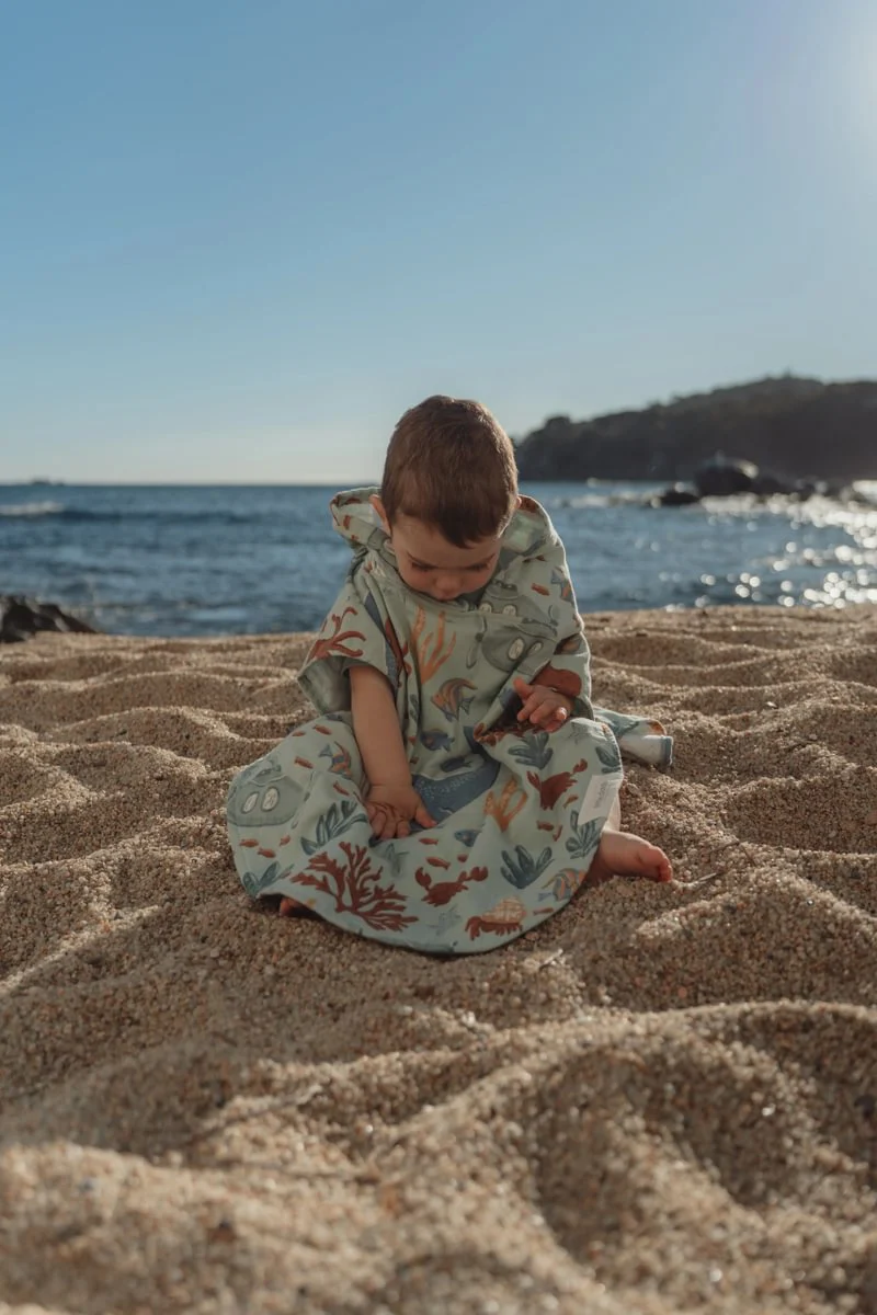 Little Dutch Strandponcho | Ocean World Multicolour - Image 7