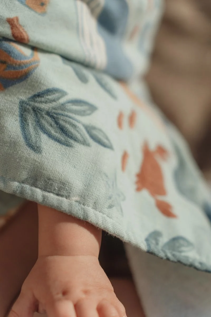Little Dutch Strandponcho | Ocean World Multicolour - Image 8