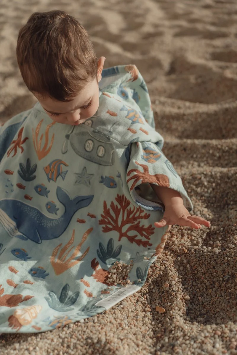 Little Dutch Strandponcho | Ocean World Multicolour - Image 9
