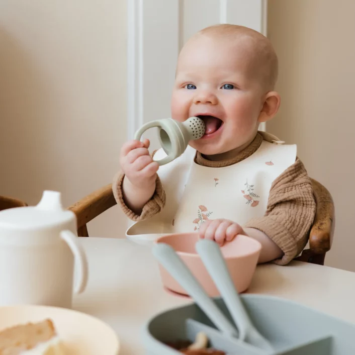 Mushie 2-Pack Silicone Fresh Food Feeder | Blush - Image 2