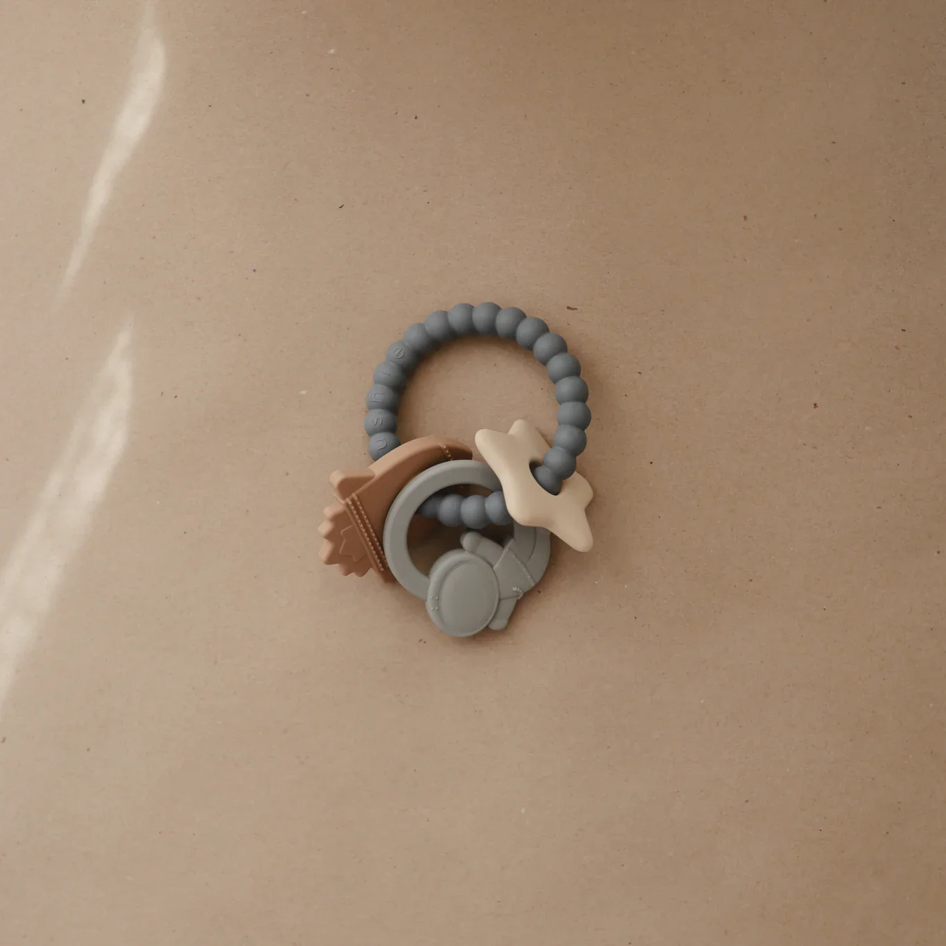 Mushie Bijtring Silicone Space Ring - Image 5