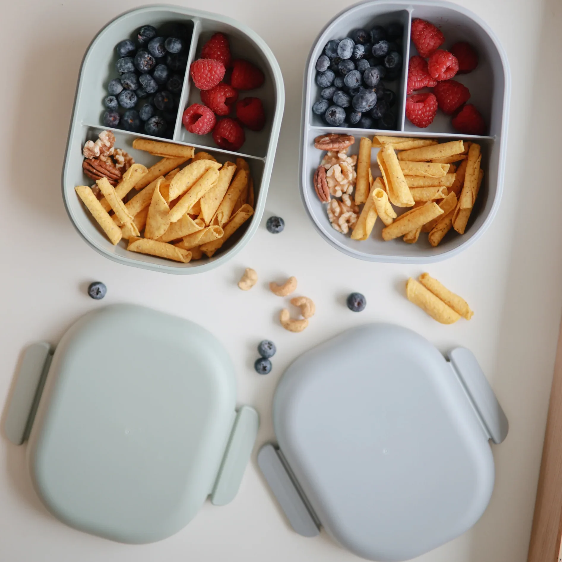 * Mushie Lunchbox Met Vakjes & Bestek | Cloud - Image 3