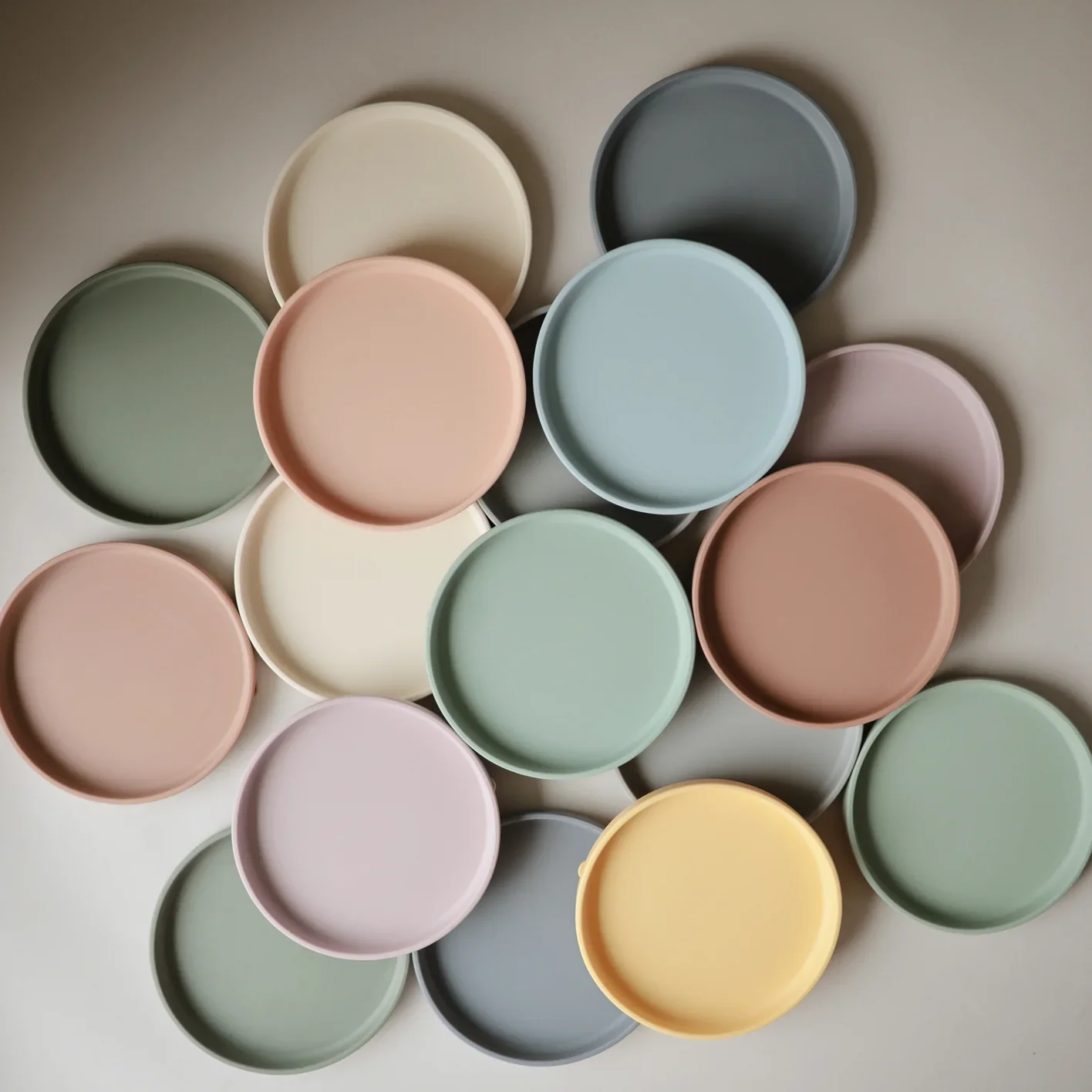 Mushie Silicone Bord Rond Met Zuignap | Dried Thyme - Image 4