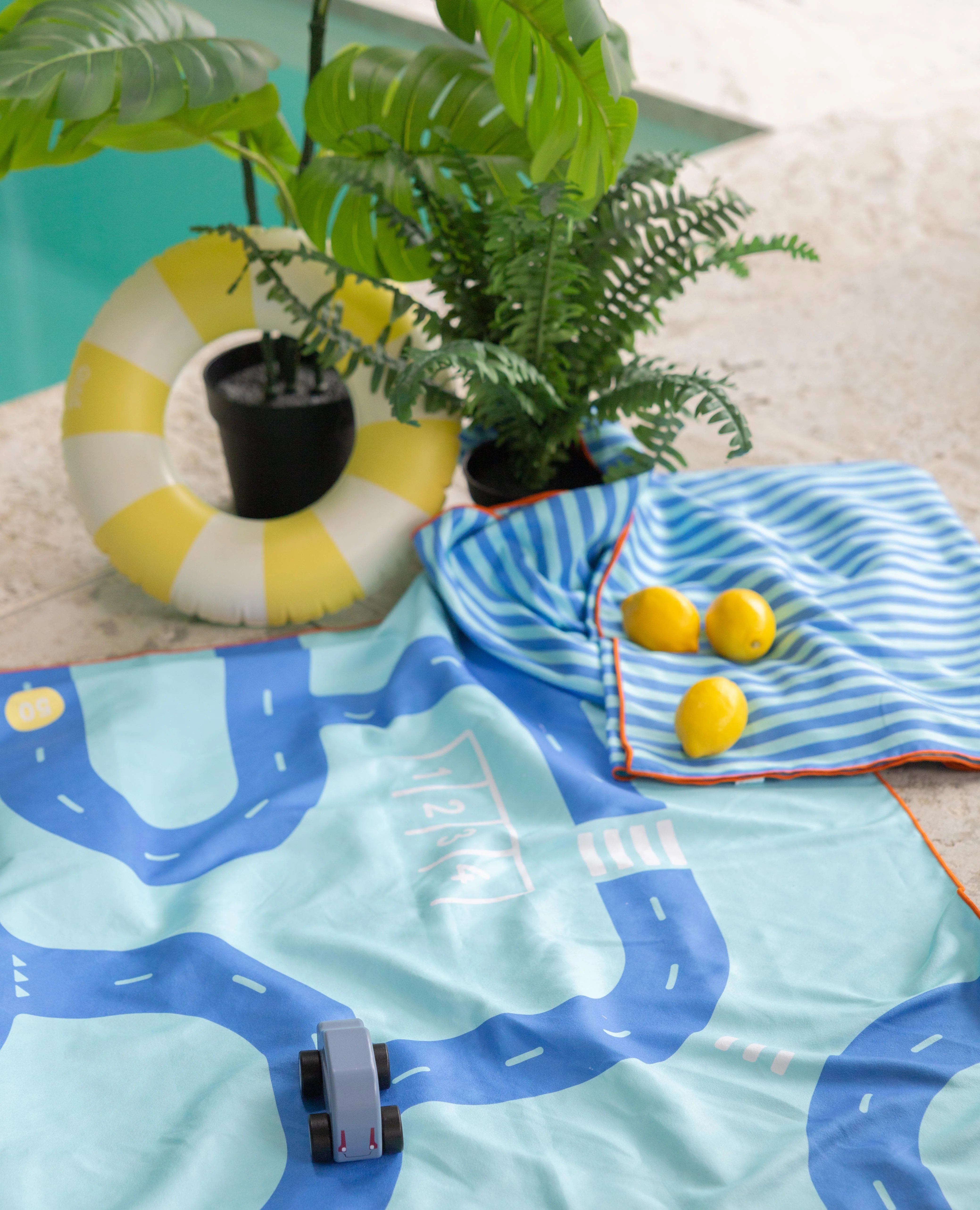 * Quut Play Towel Strandhanddoek Large | On The Road 180x100 cm - Image 3